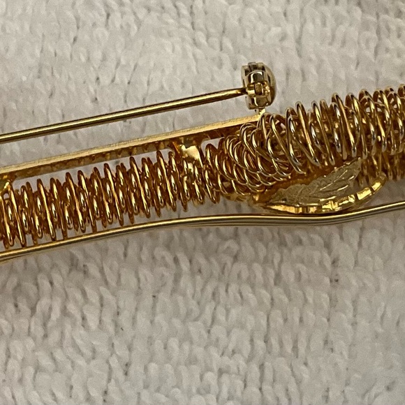 Kramer of New. York Guitar Pin Brooch Gold-Tone Metal & Clear Shiny Bead Vintage - Picture 11 of 14